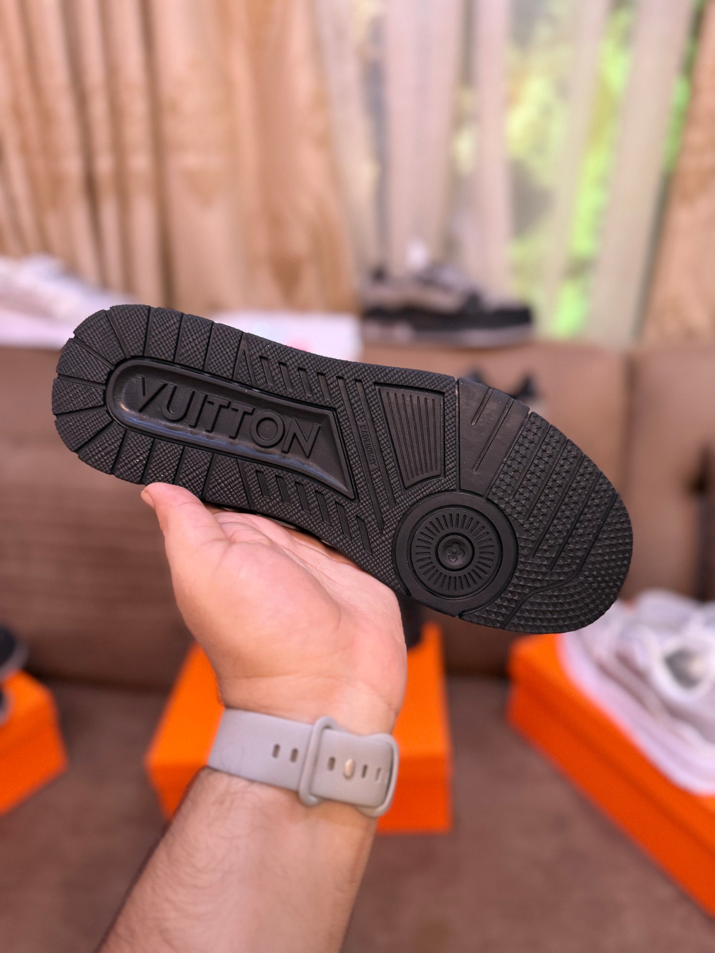 LV Sneakers (Top Notch Batch โ
)