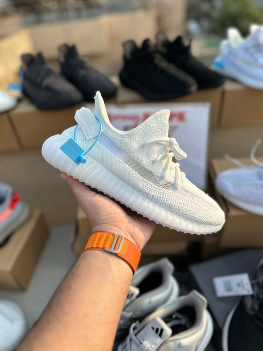 Yeezy 350 ( Reflectors )