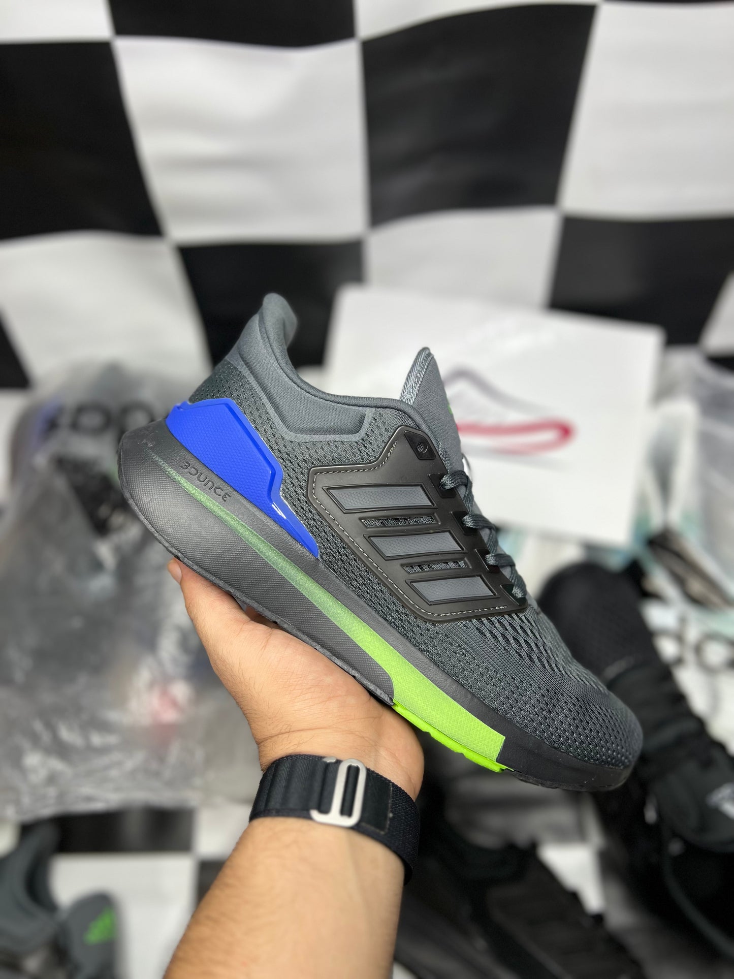 Adidas Ultra-Bounce (Super premium)