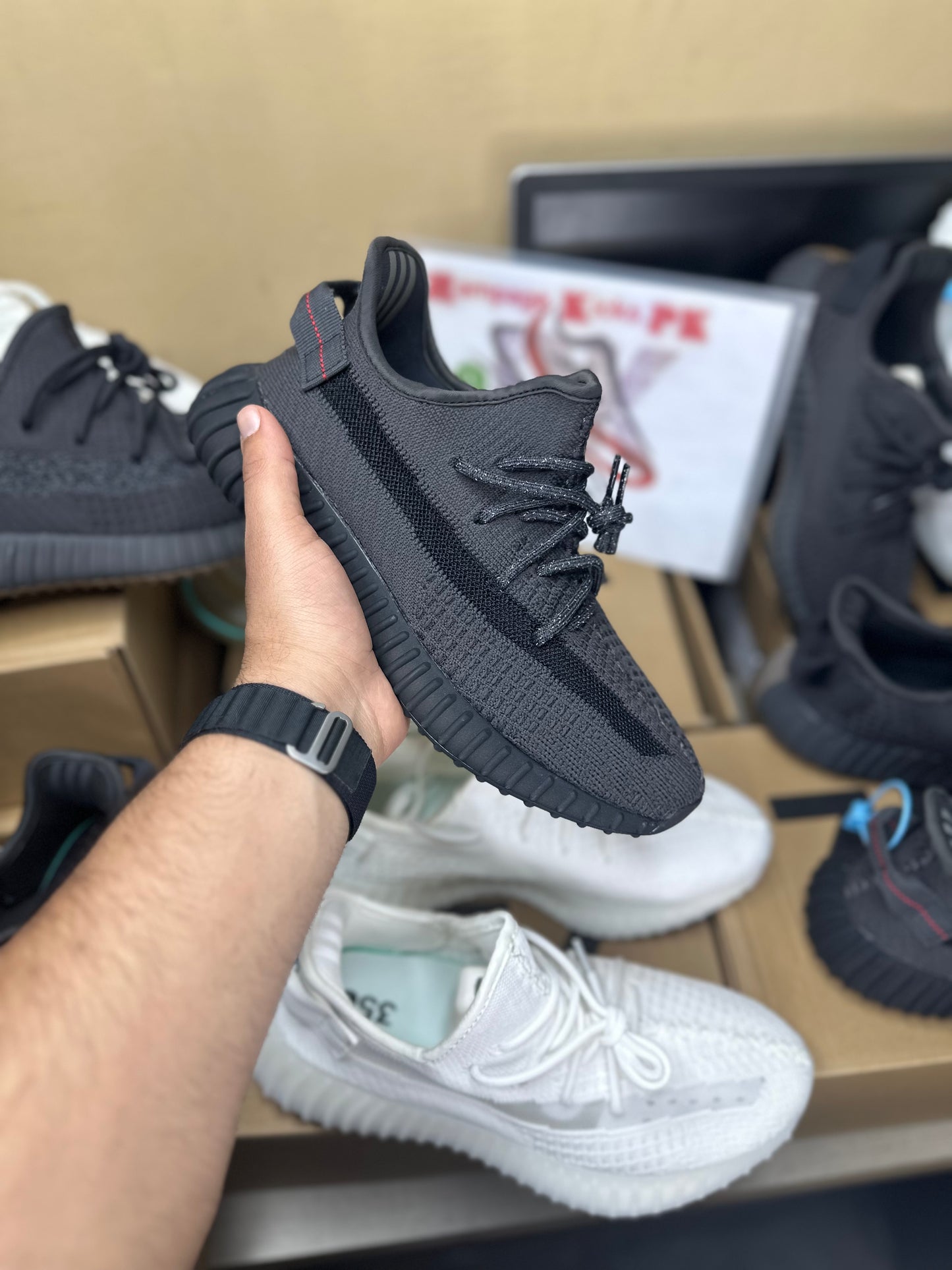 Yeezy 350 ( Reflectors )