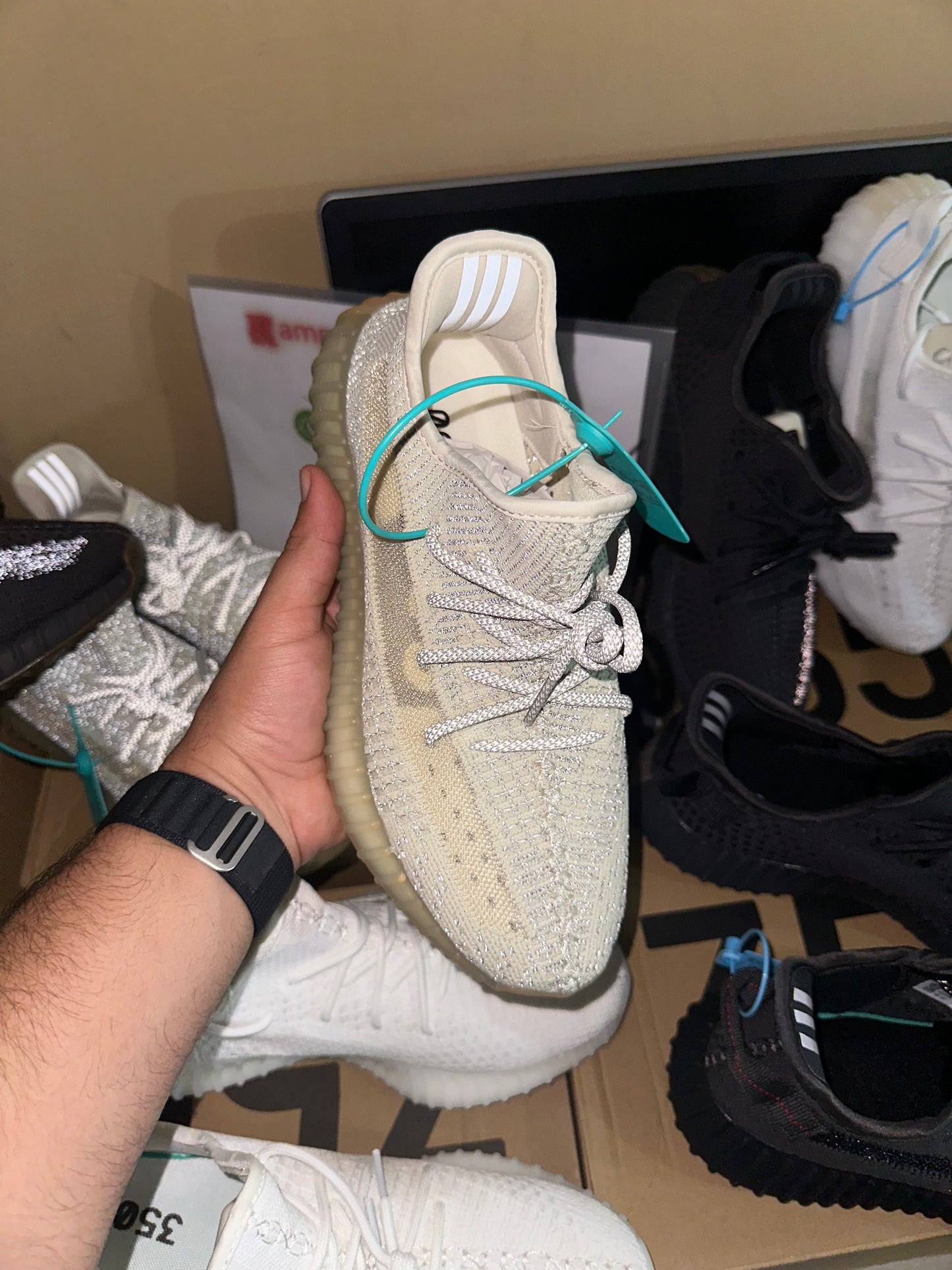 Yeezy 350 ( Reflectors )