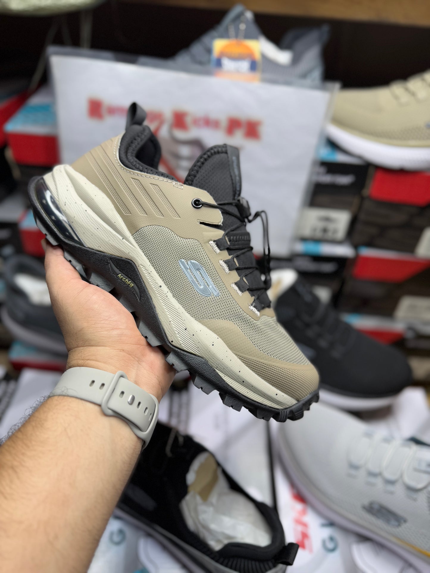2025 Trial Skechers Arch-Fit (Rough and Tough)