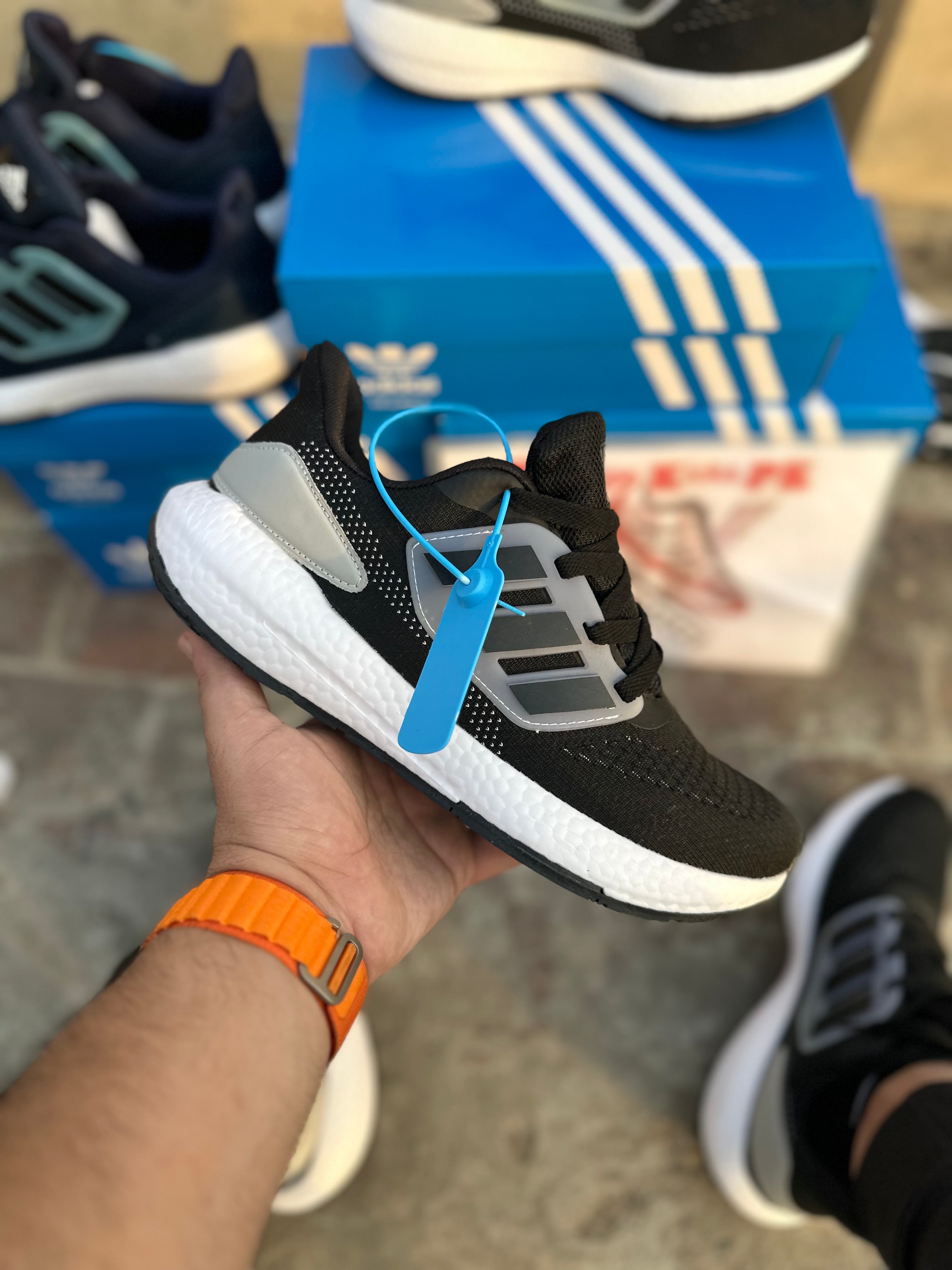 Adidas Ultra boost 2024 Runners Rampagekicks.Pk