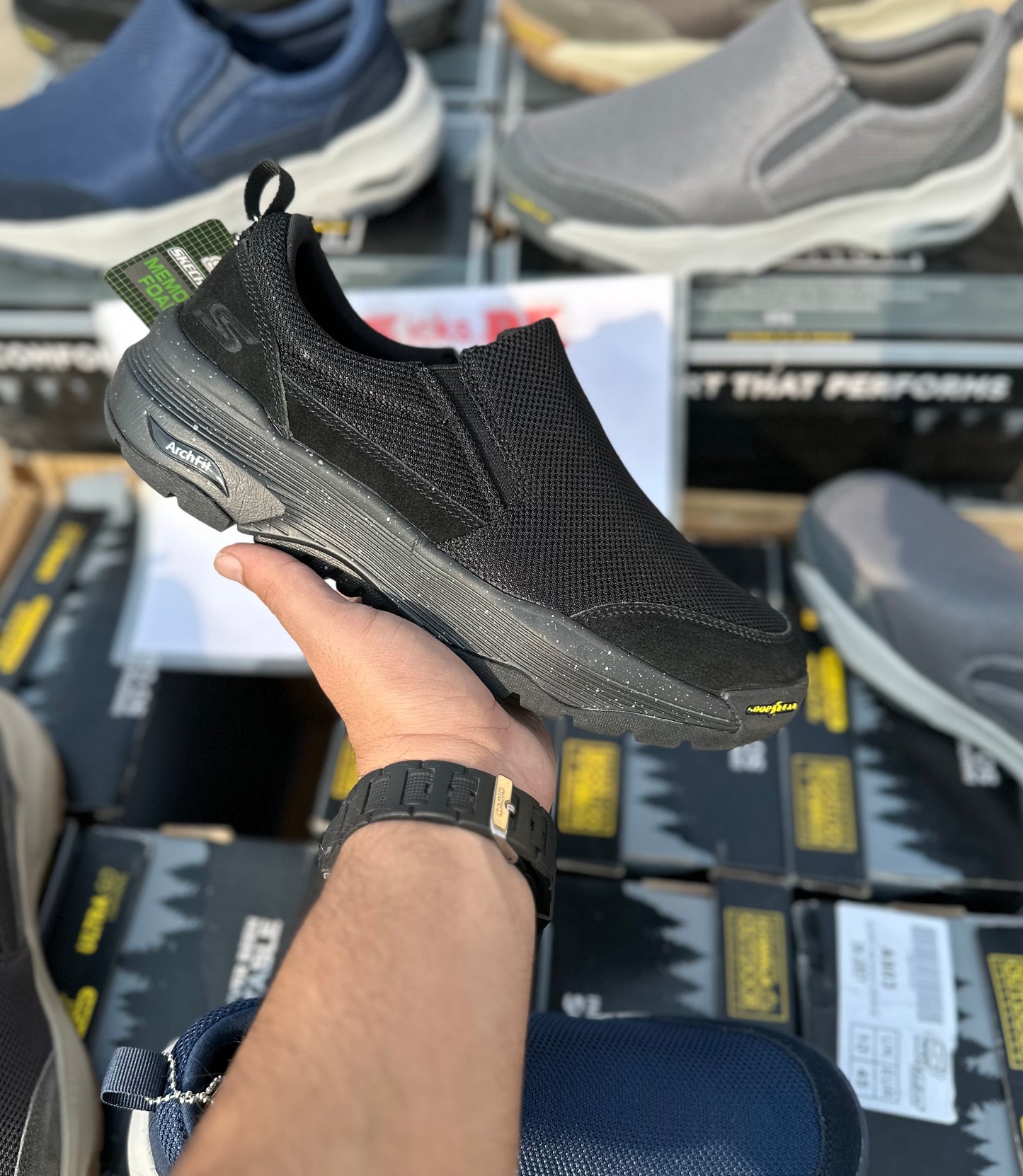 Skechers Arch Fit (Medicated Sole)